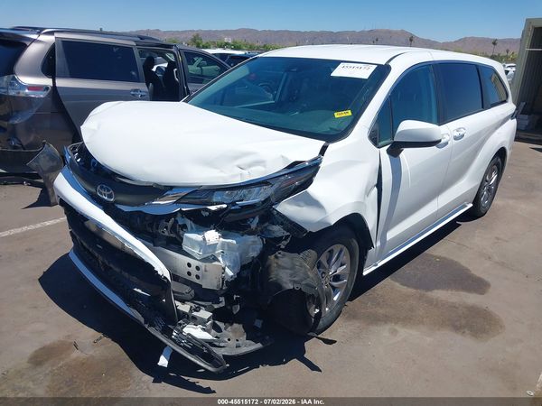2023 TOYOTA SIENNA LE