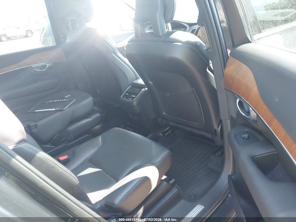 2021 VOLVO XC90 T6 MOMENTUM 6 PASSENGER