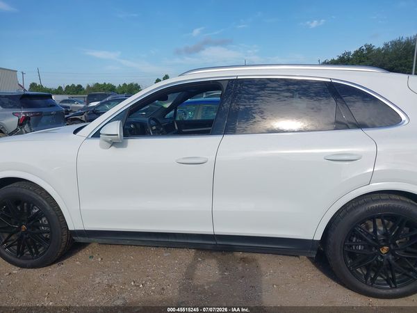 2024 PORSCHE CAYENNE