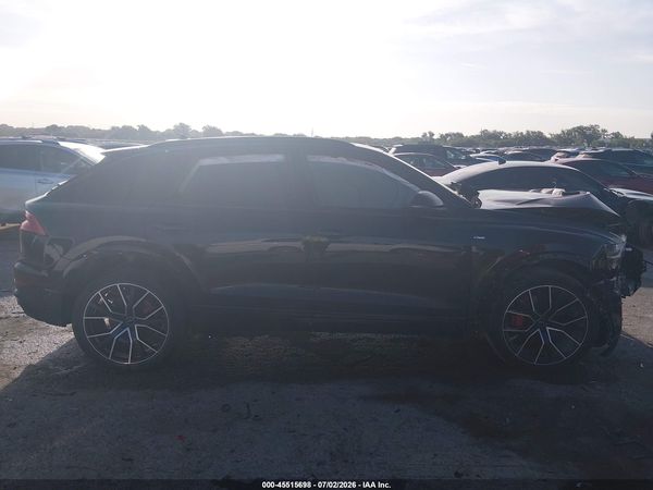 2021 AUDI Q8