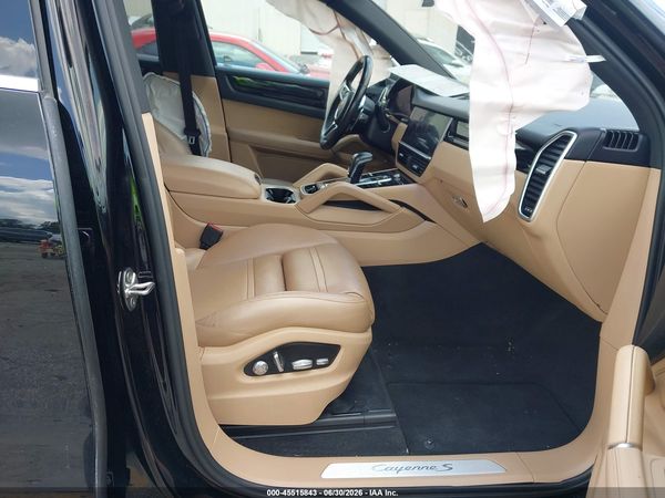2019 PORSCHE CAYENNE S