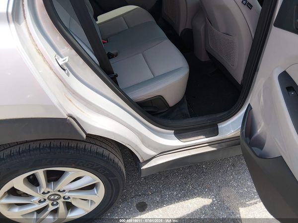 2018 HYUNDAI TUCSON SE