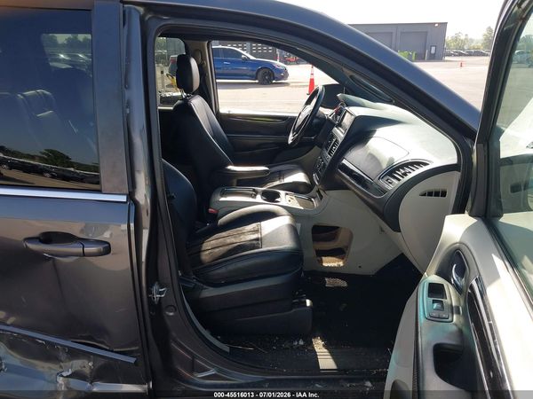 2016 DODGE GRAND CARAVAN SXT — I5