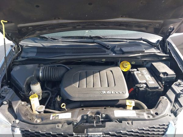 2016 DODGE GRAND CARAVAN SXT — I10