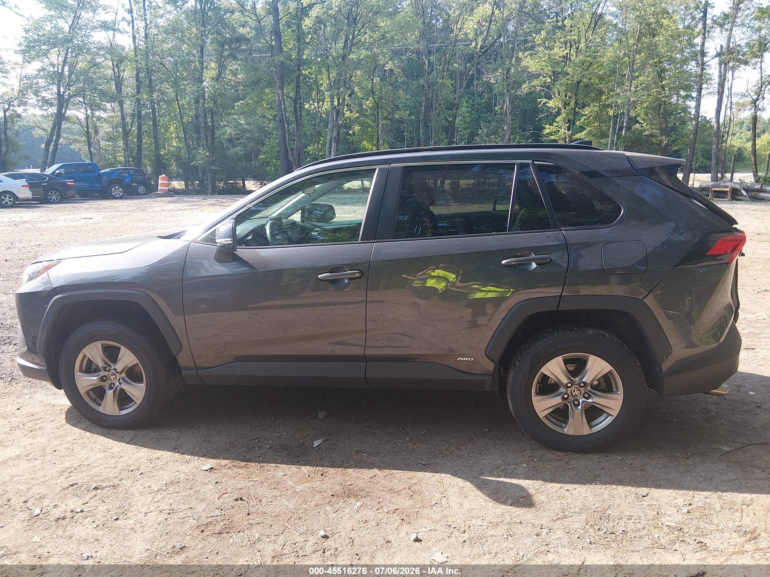 2023 TOYOTA RAV4 HYBRID XLE