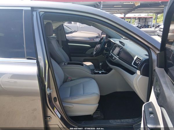 2016 TOYOTA HIGHLANDER LE PLUS V6