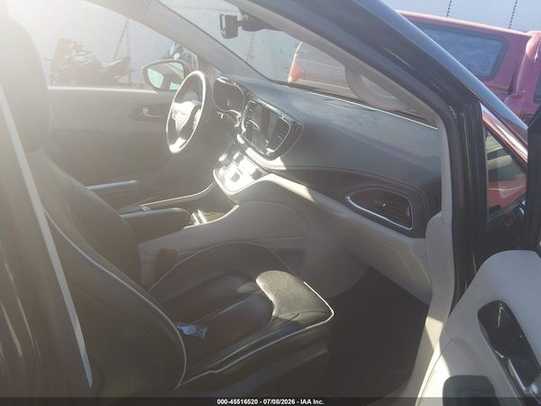 2023 CHRYSLER PACIFICA LIMITED — I5