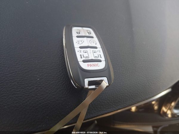 2023 CHRYSLER PACIFICA LIMITED — I11