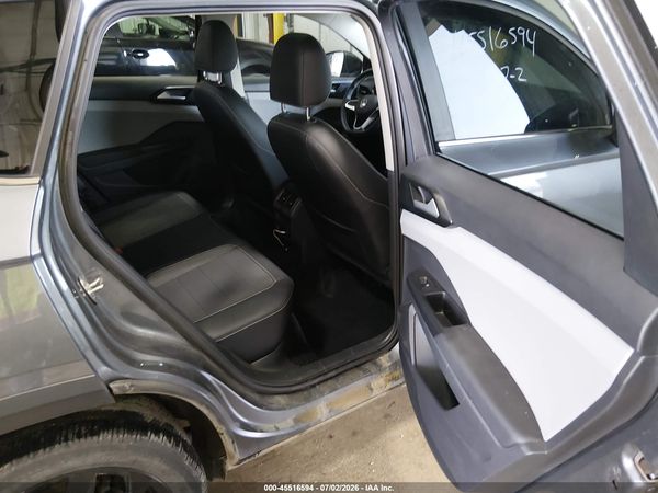 2022 VOLKSWAGEN TAOS 1.5T SE — I8