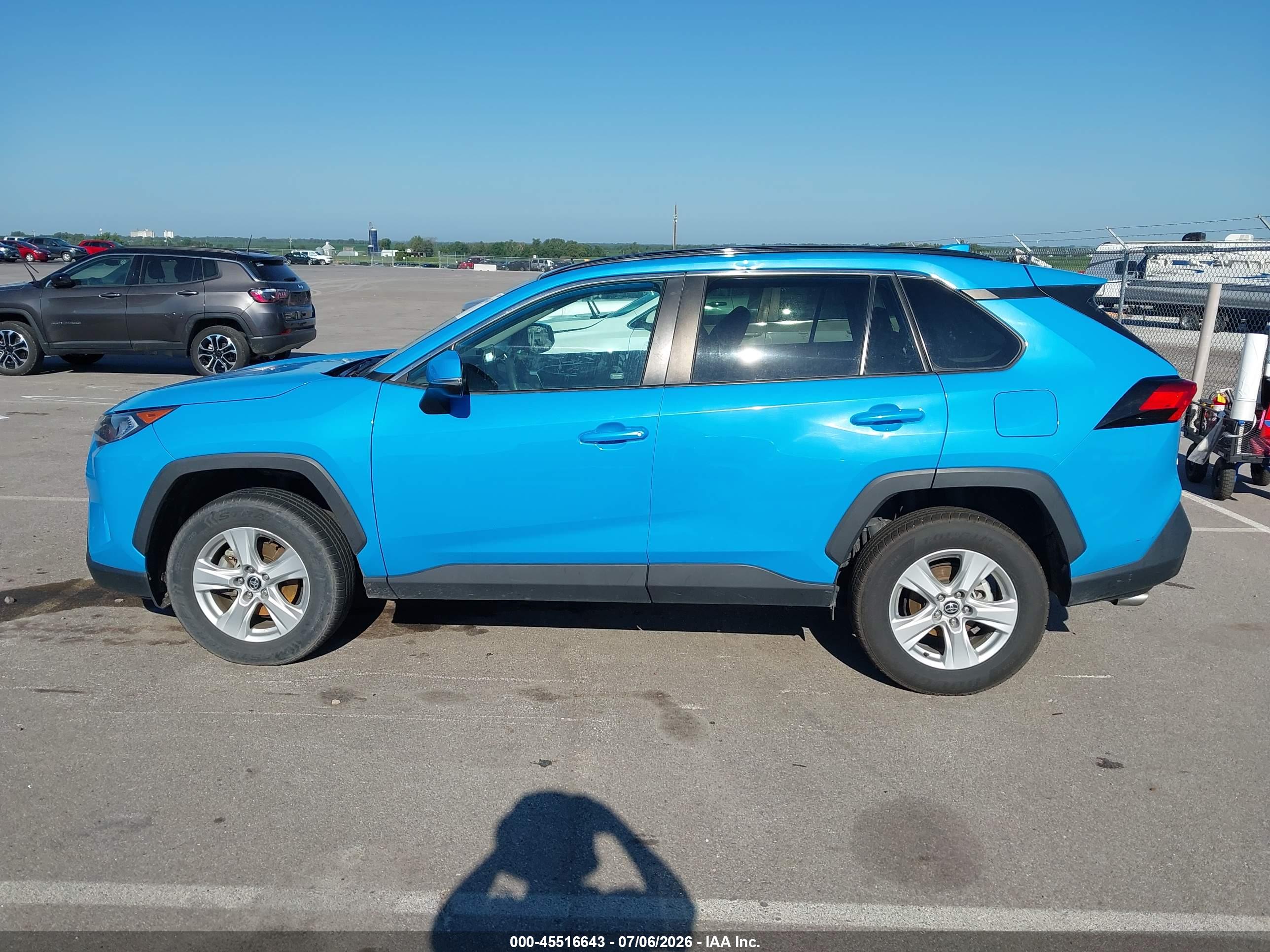 2021 TOYOTA RAV4 XLE
