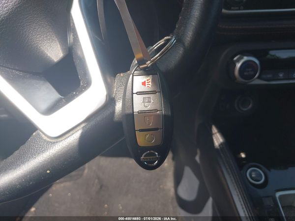 2019 NISSAN KICKS SR — I11