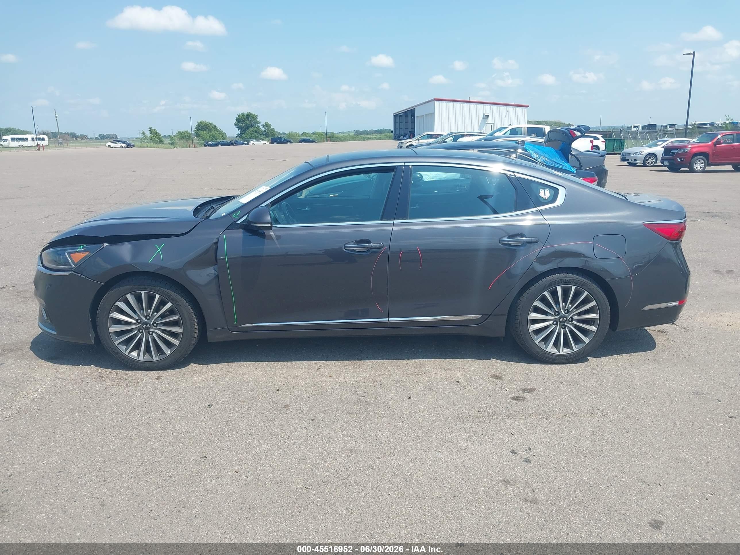 2017 KIA CADENZA PREMIUM