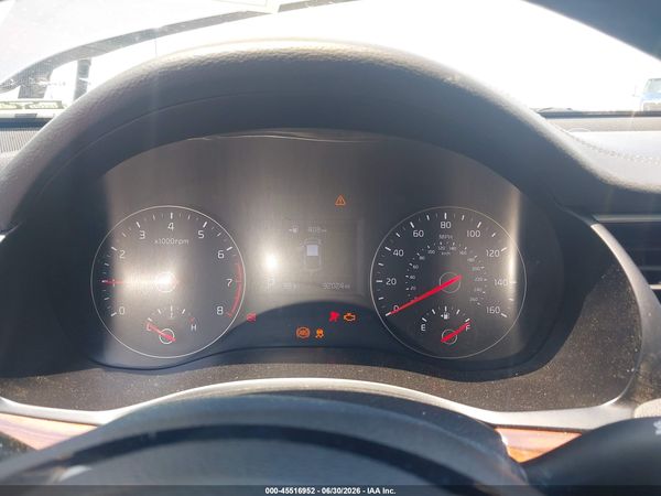 2017 KIA CADENZA PREMIUM