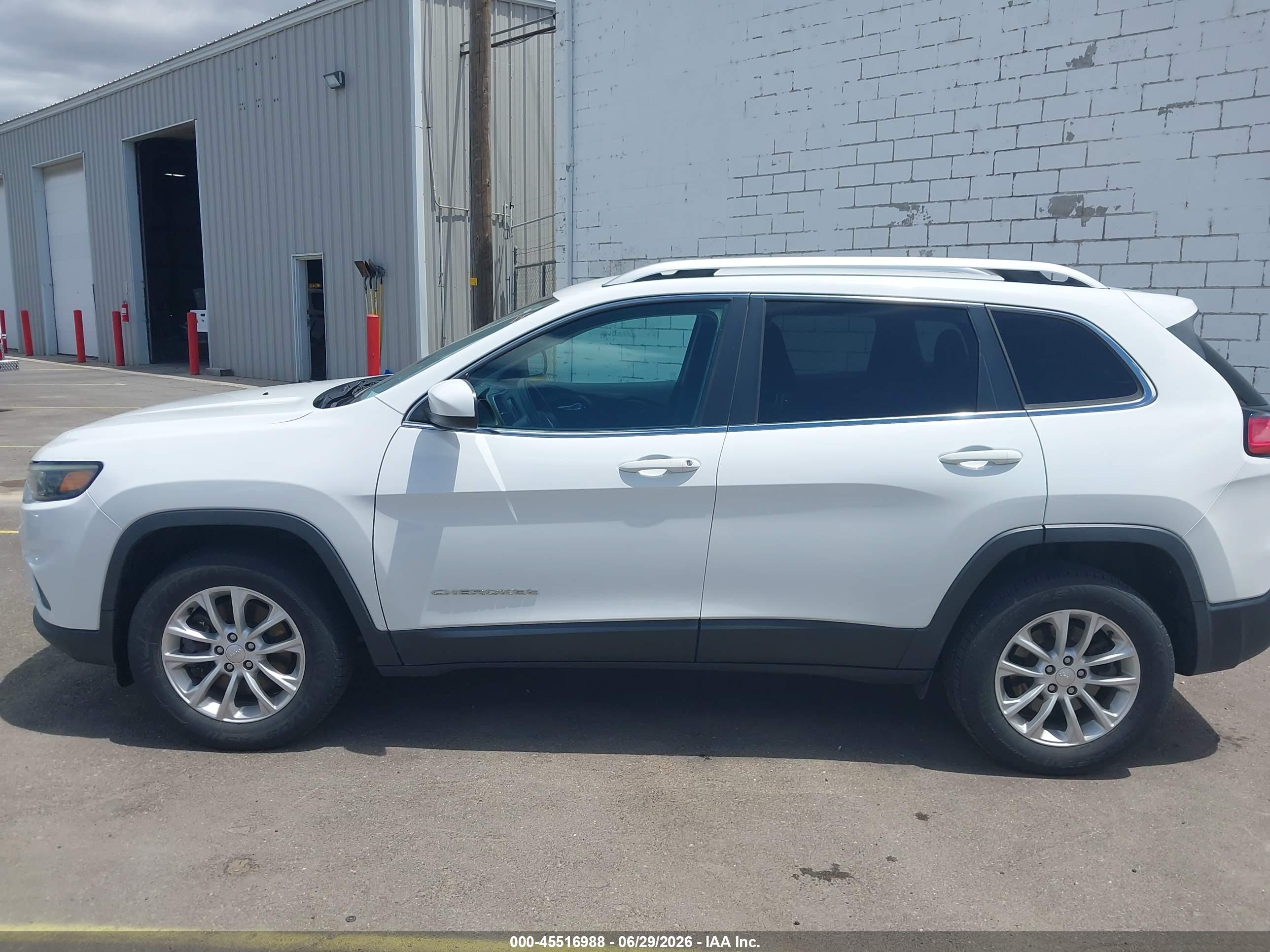 2019 JEEP CHEROKEE LATITUDE 4X4