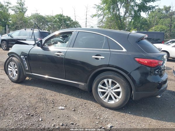 2017 INFINITI QX70
