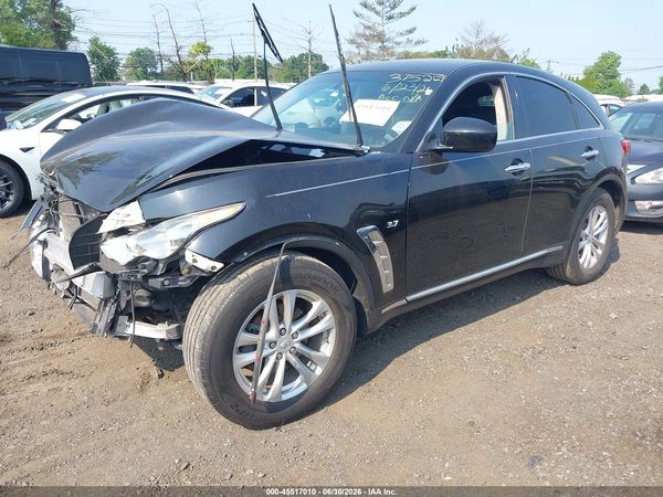 2017 INFINITI QX70
