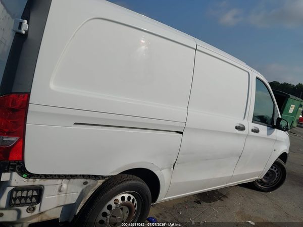 2017 MERCEDES-BENZ METRIS