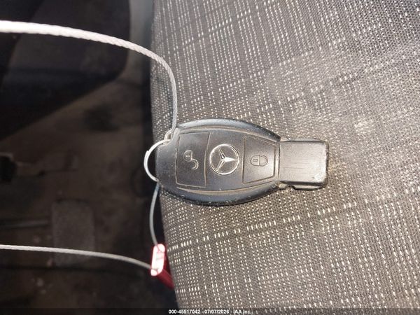 2017 MERCEDES-BENZ METRIS
