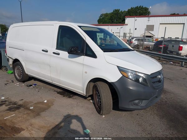 2017 MERCEDES-BENZ METRIS