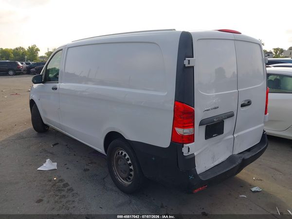 2017 MERCEDES-BENZ METRIS