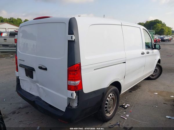 2017 MERCEDES-BENZ METRIS