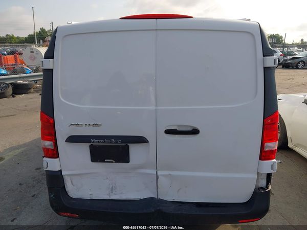 2017 MERCEDES-BENZ METRIS