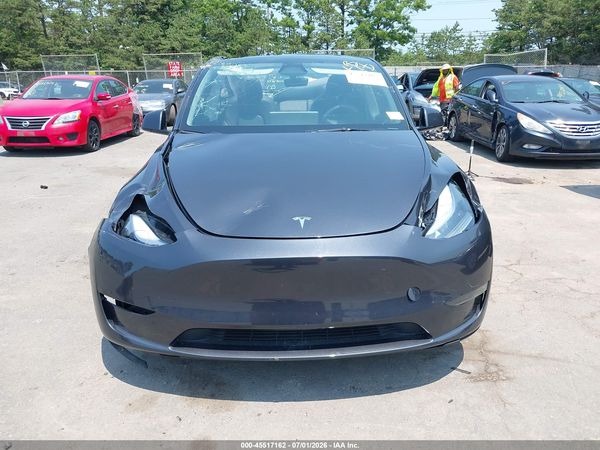 2025 TESLA MODEL Y