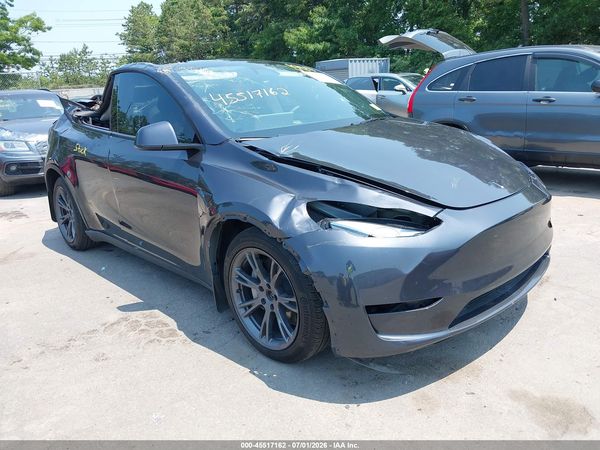 2025 TESLA MODEL Y