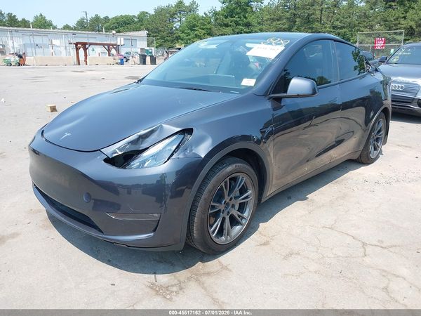 2025 TESLA MODEL Y