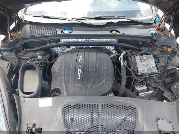 2020 PORSCHE MACAN