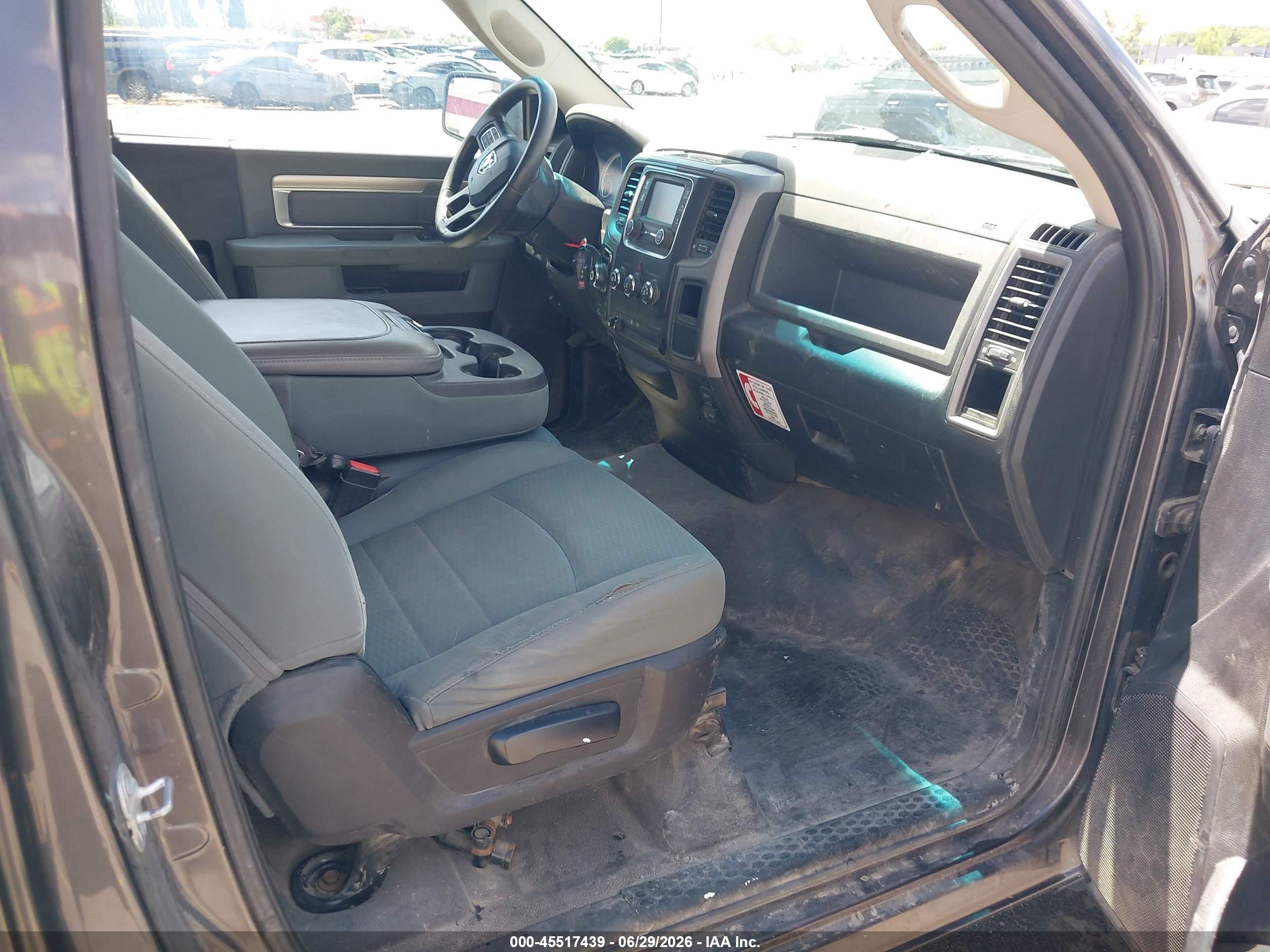 2017 RAM 1500 TRADESMAN  4X4 8' BOX
