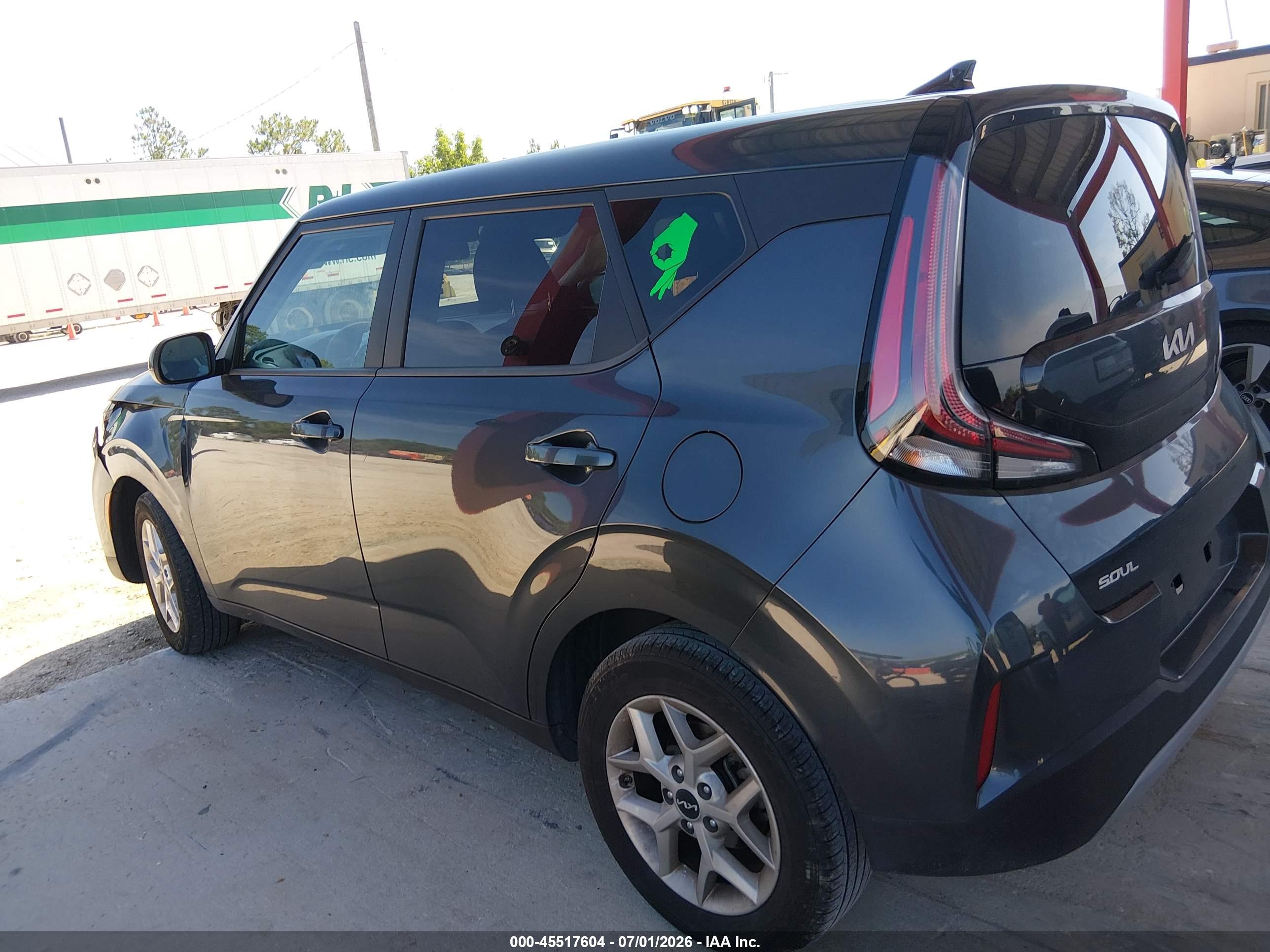 2025 KIA SOUL LX