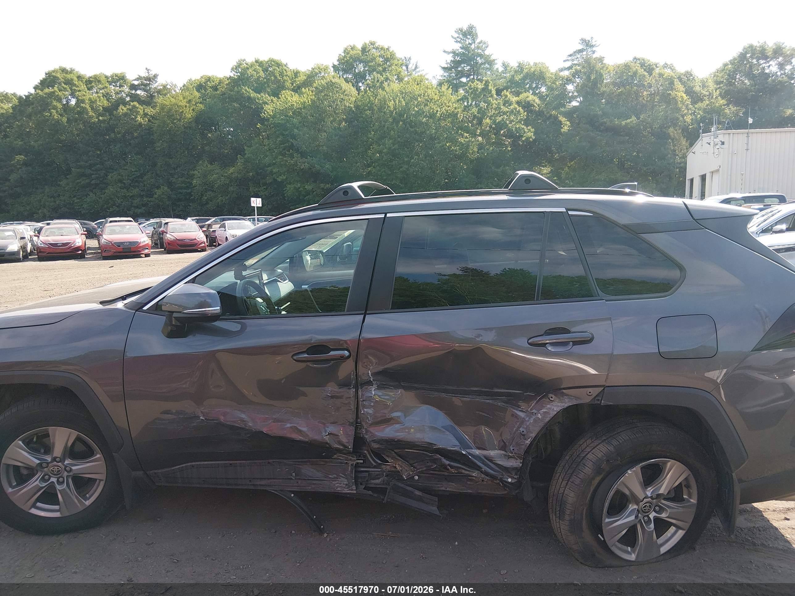 2022 TOYOTA RAV4 XLE