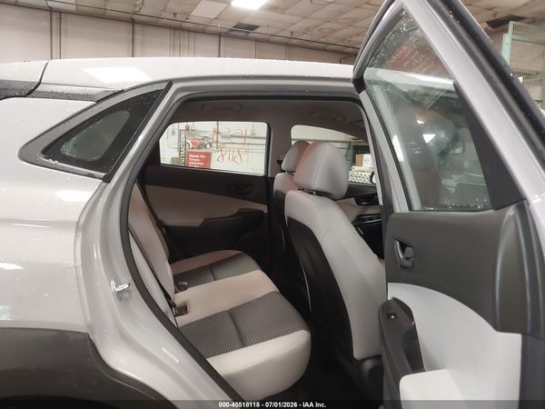 2023 HYUNDAI KONA SE