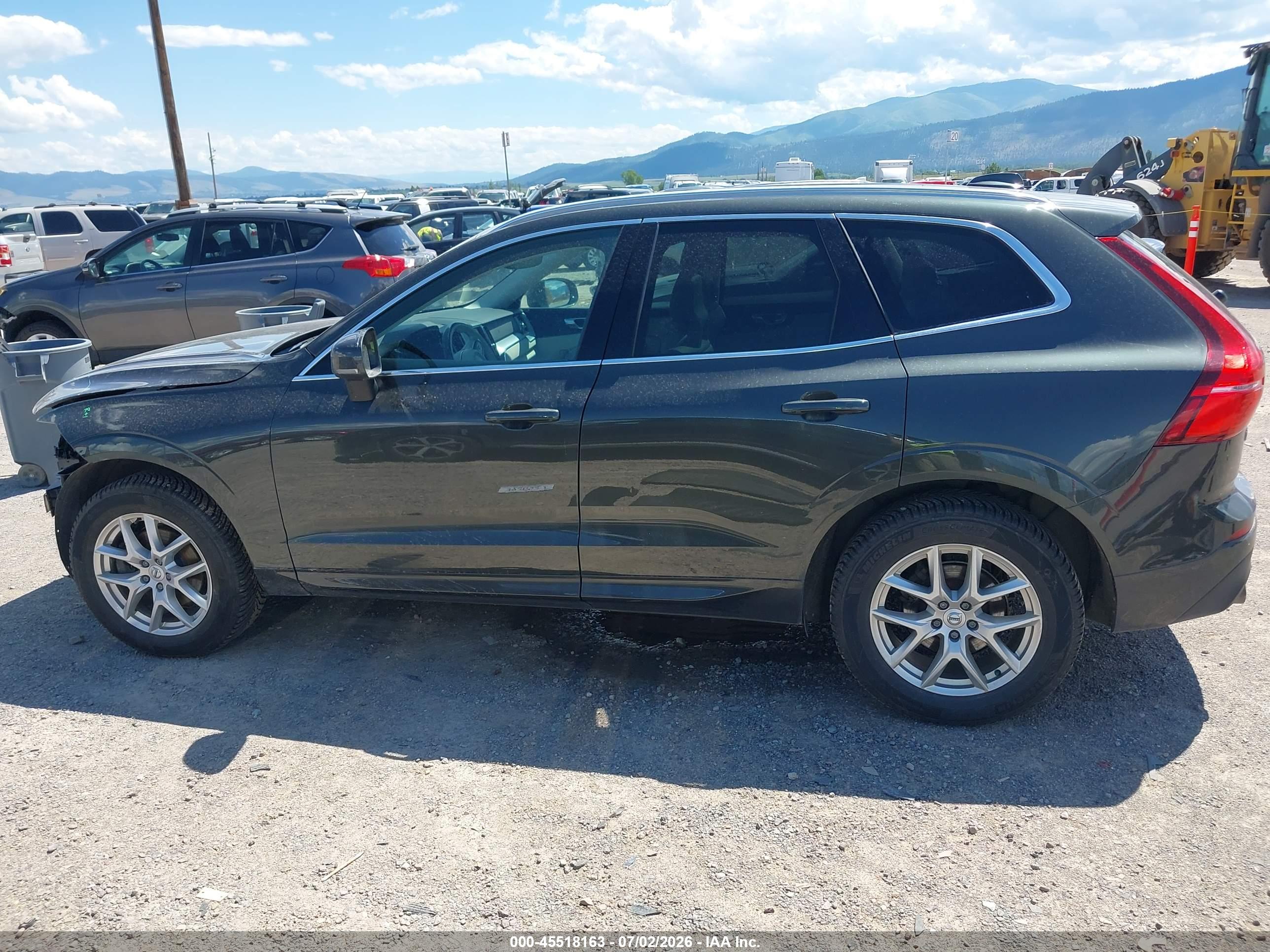 2018 VOLVO XC60 T5 MOMENTUM