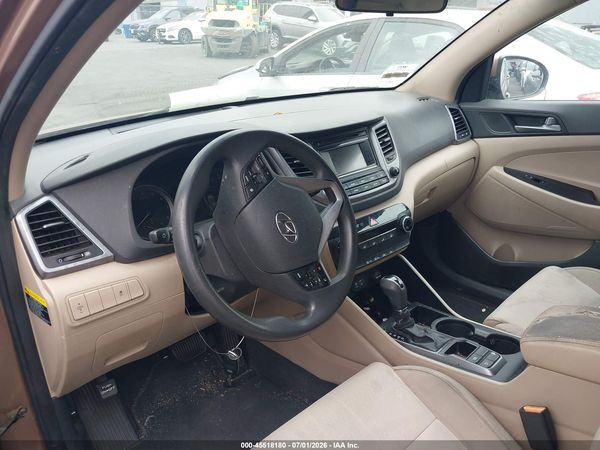 2016 HYUNDAI TUCSON SE