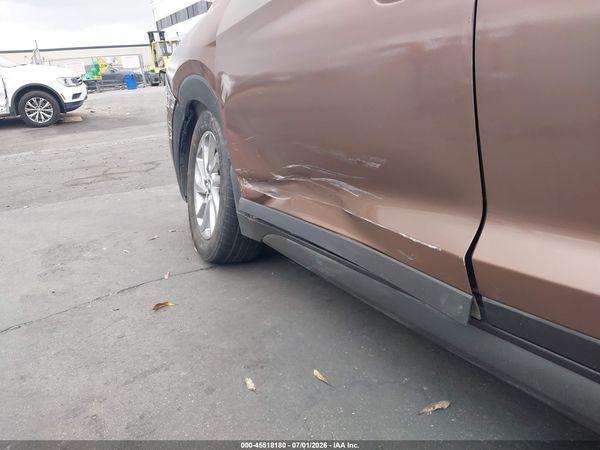 2016 HYUNDAI TUCSON SE