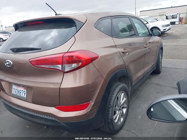 2016 HYUNDAI TUCSON SE