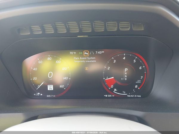 2021 VOLVO XC90