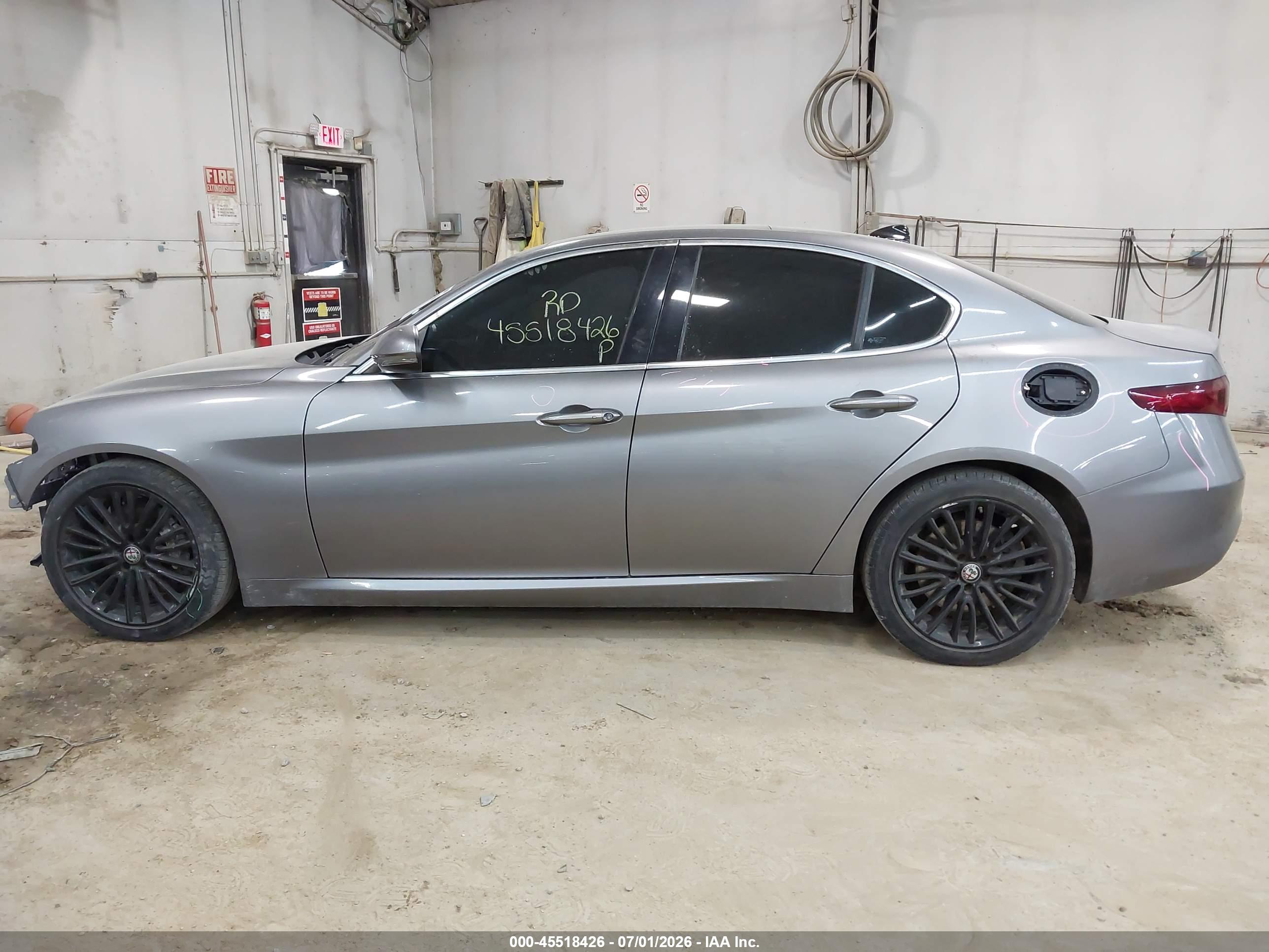 2017 ALFA ROMEO GIULIA TI RWD