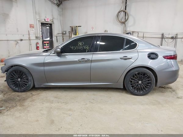 2017 ALFA ROMEO GIULIA TI RWD