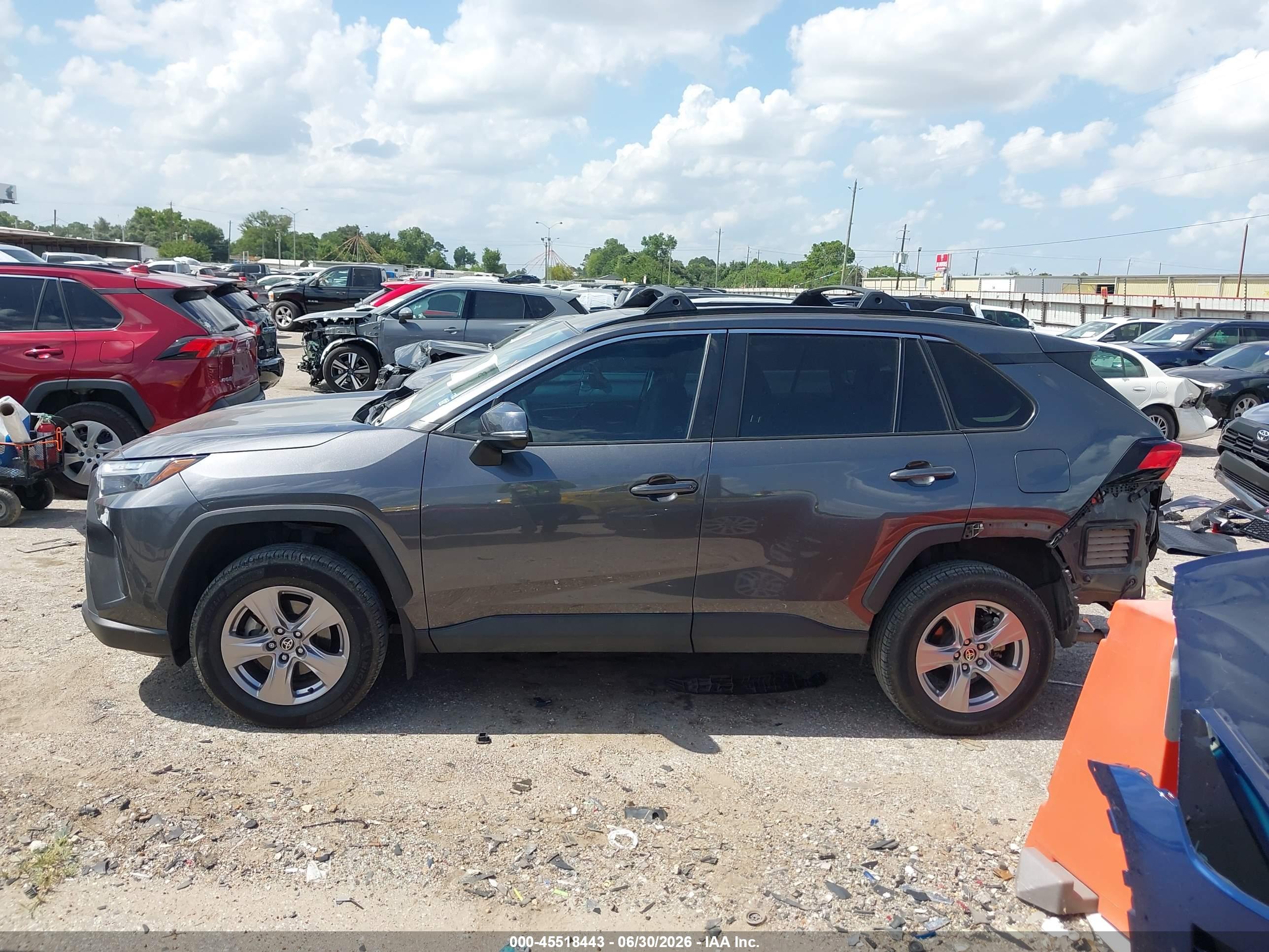 2023 TOYOTA RAV4 XLE