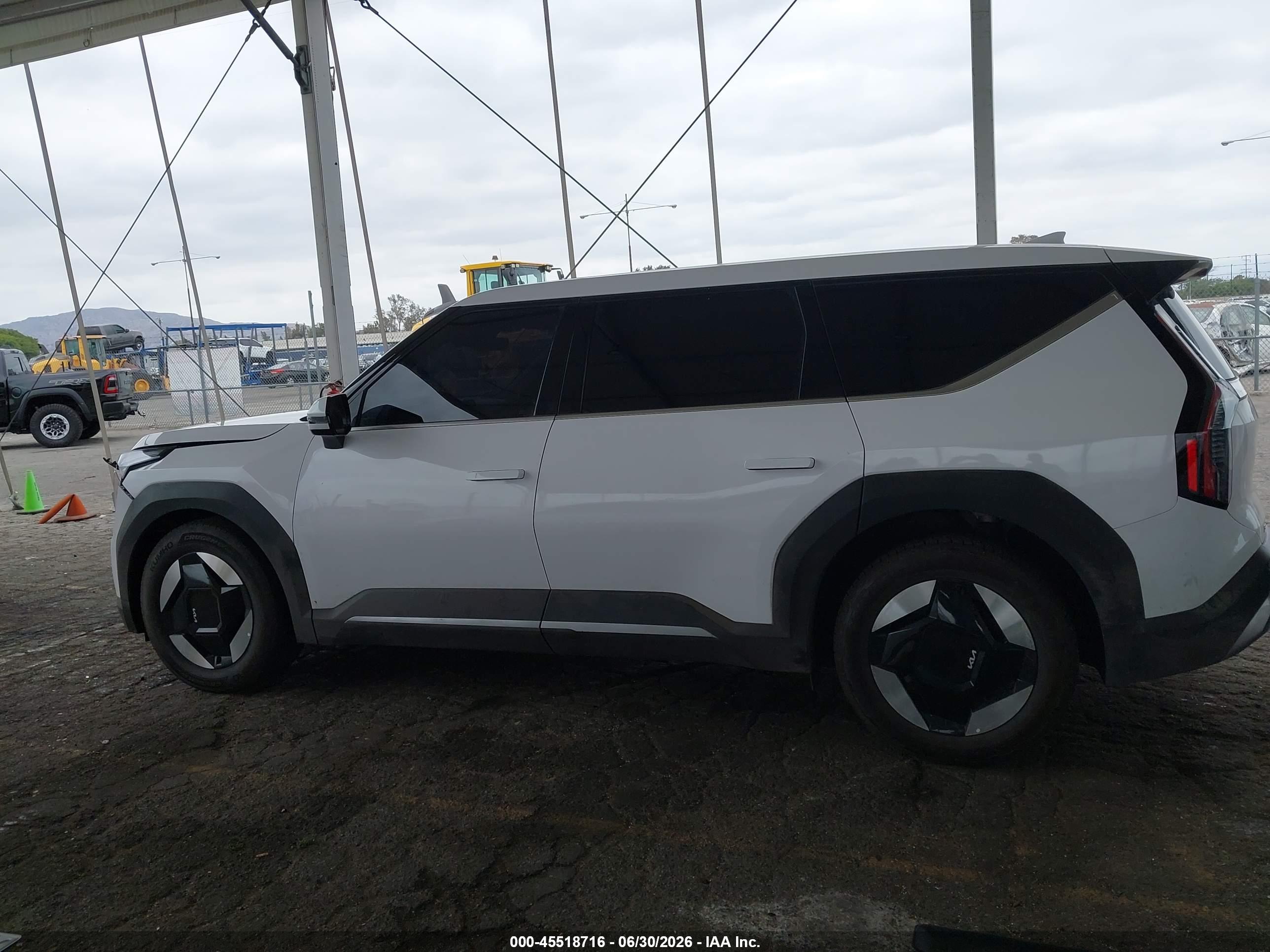 2026 KIA EV9 LIGHT LONG RANGE