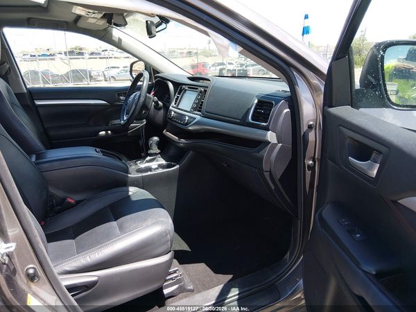 2016 TOYOTA HIGHLANDER XLE V6