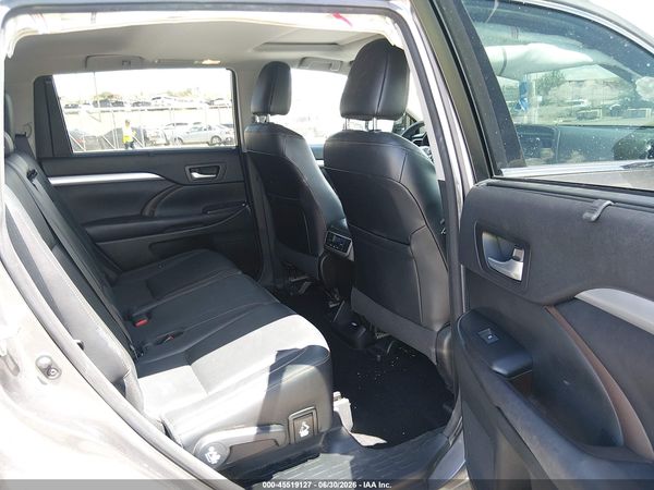 2016 TOYOTA HIGHLANDER XLE V6