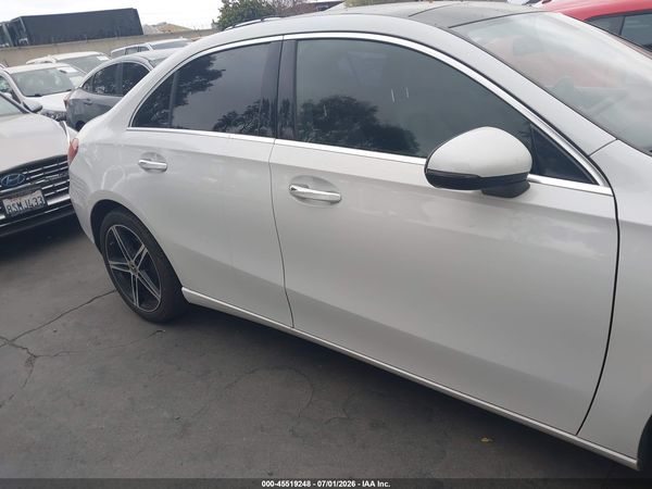 2020 MERCEDES-BENZ A 220 A220