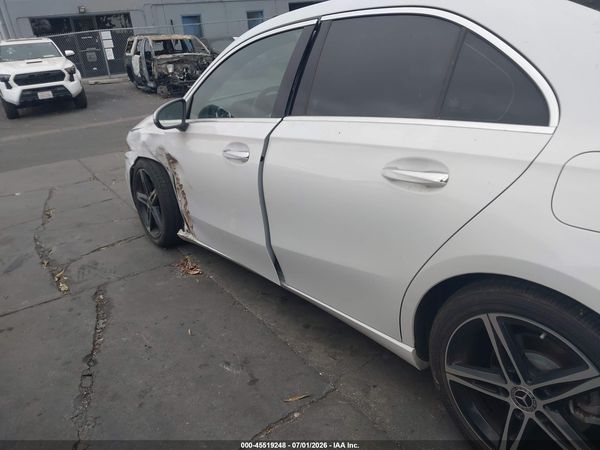 2020 MERCEDES-BENZ A 220 A220