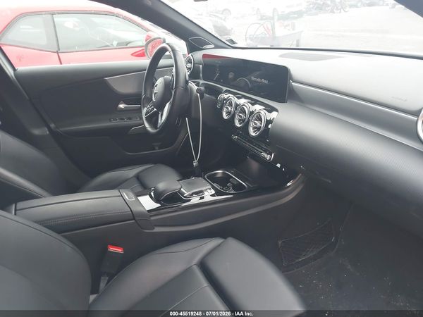 2020 MERCEDES-BENZ A 220 A220