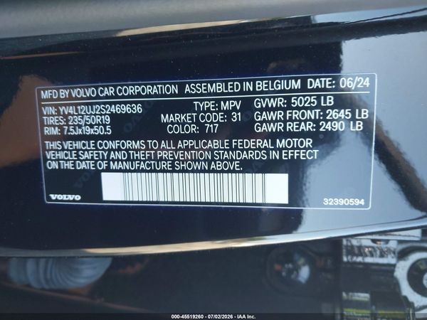 2025 VOLVO XC40 B5 CORE BRIGHT THEME