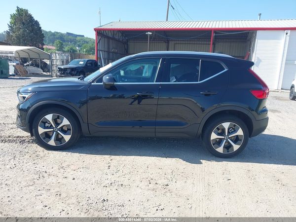 2025 VOLVO XC40 B5 CORE BRIGHT THEME